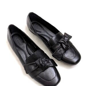 BORN Sz 8 Black Leather Carrine Bow Almond Toe Loafers in stores now (Dillards)